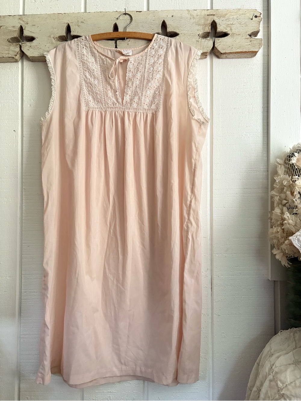 Vintage Barbizon Sleeveless Lace Yoke Nightgown - Soft Blush Large -XL
